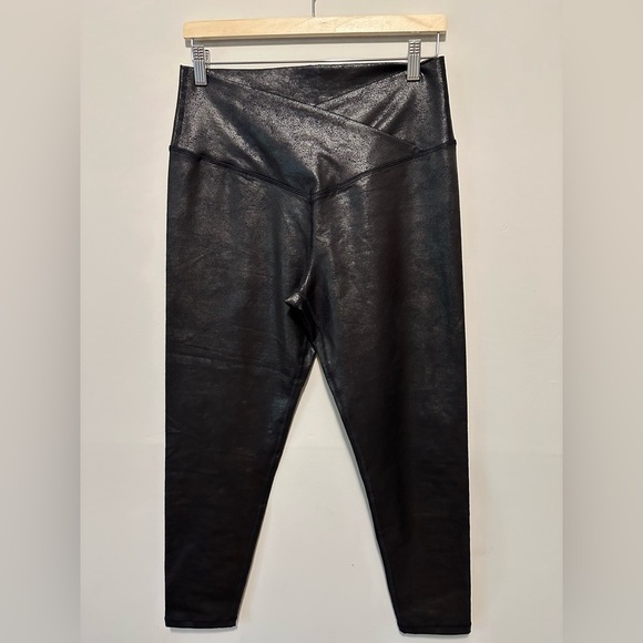 OFFLINE By Aerie The Hugger Crackle Crossover Legging Size XL - Picture 4 of 13